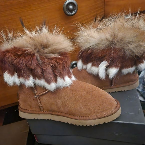 Ausland Furry Suede Boots - Picture 2 of 2